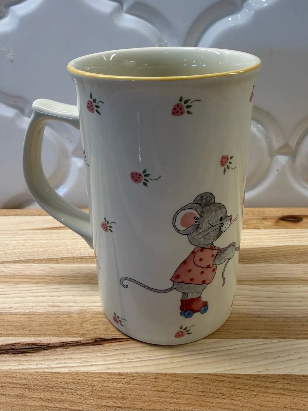 Vintage Mikasa Teddy Bear Mug CC018 Japan Mouse Roller Skates Strawberry 12 oz